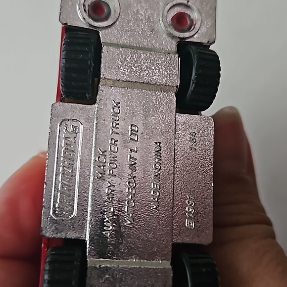 Matchbox Fire Resc⁸ue Unit - Picture 6 of 6